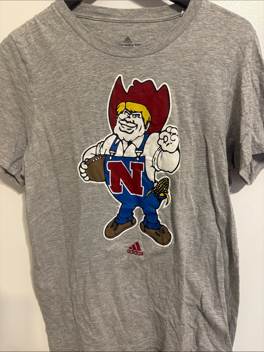 adidas Men’s Heather Gray Nebraska Corn huskers tee